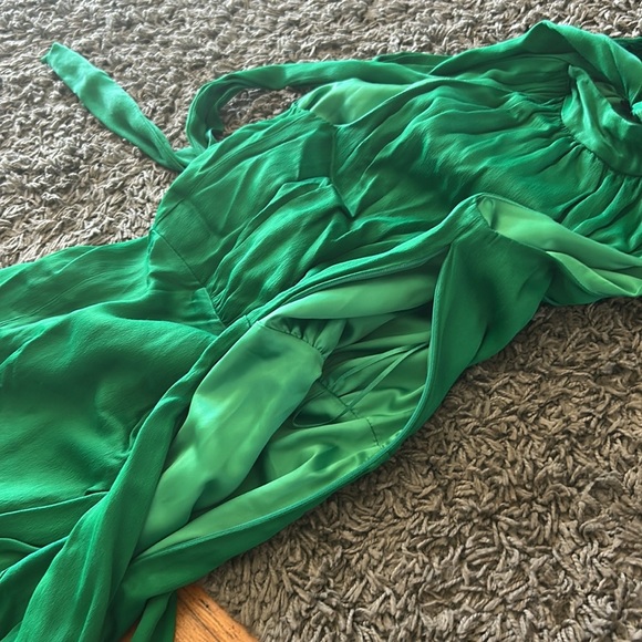 Bardot Etta Tie Neck in Fern Green Sleeveless Mini Dress Size 4 - Picture 11 of 16